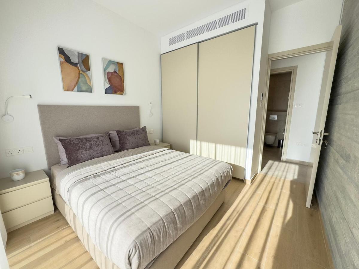 Malberry Park 102 - Modern 2 Bedroom With Pool, Gym, Jaccuzi Apartment Paphos